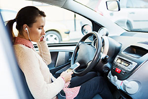 using-earbuds-while-driving